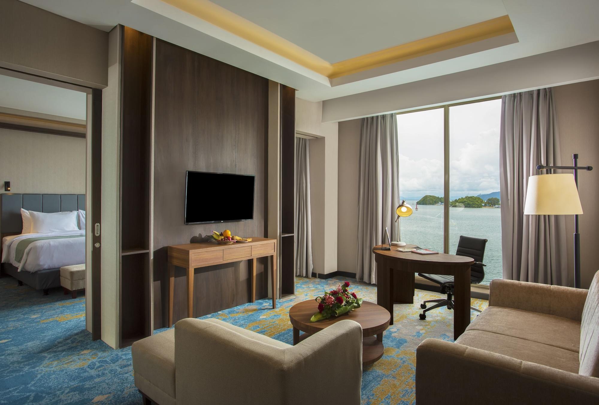 Swiss-Belhotel Papua Jayapura Eksteriør billede