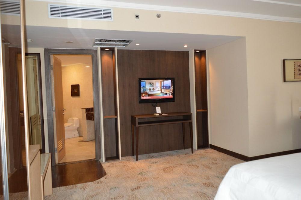 Swiss-Belhotel Papua Jayapura Eksteriør billede