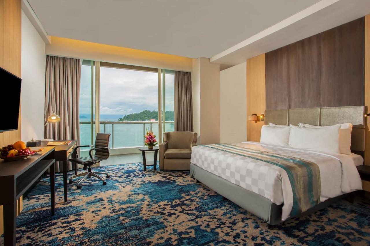 Swiss-Belhotel Papua Jayapura Eksteriør billede